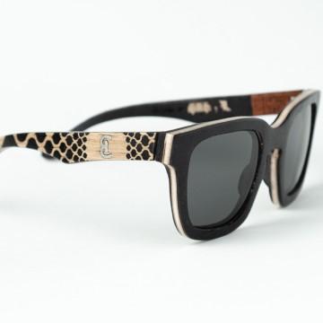 The image is of a pair of sunglasses from the Callipyge collection.